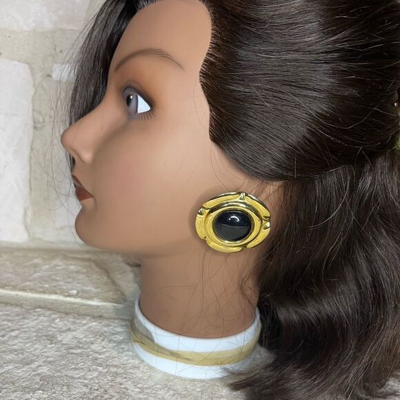 Fashion vintage clip on earring set of 2 - Picture 3 of 6